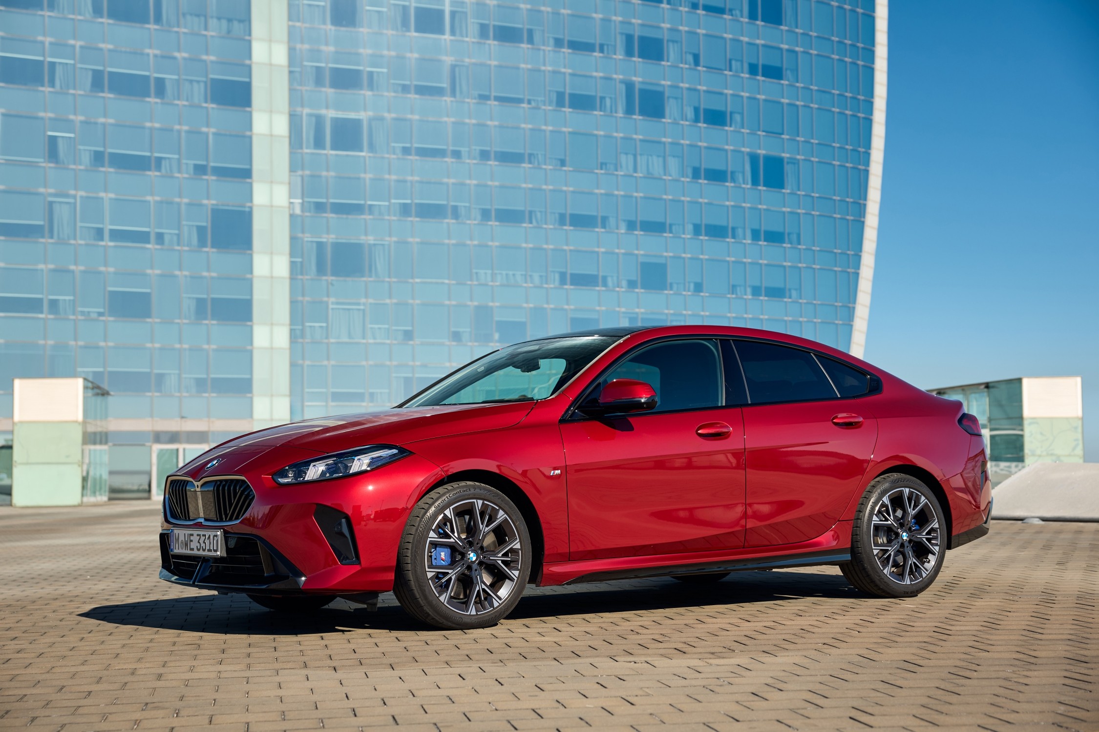 P90589202_lowRes_the-new-bmw-2