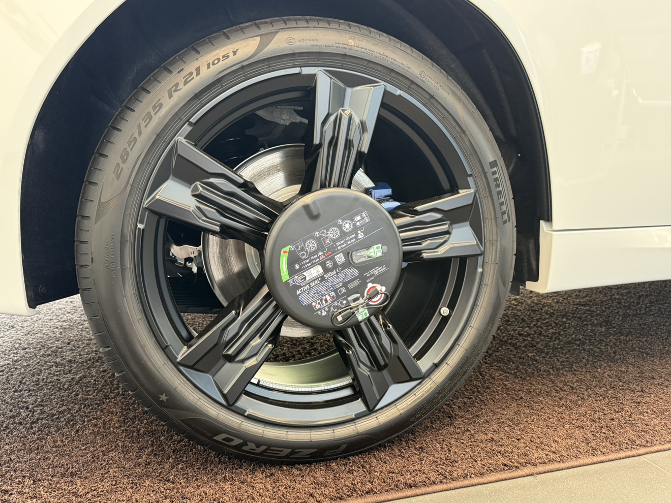 BMWの新しいタイヤパンク修理キット「タイヤ修理キット PLUS」をご紹介